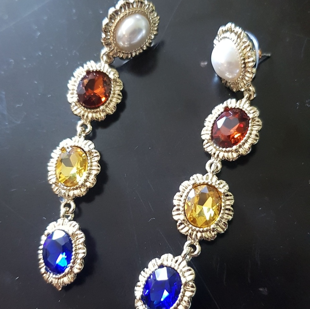 Jewel - Picture 8 of 8